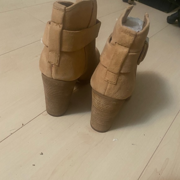 ♦️SOLD♦️SOLD♦️Brand New Boots - Picture 4 of 9